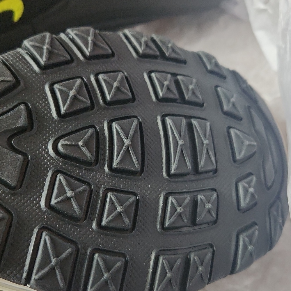 Brand New Nike Men's Black and YellowSz 7.5, Air Max 97 Shoes - Picture 3 of 6